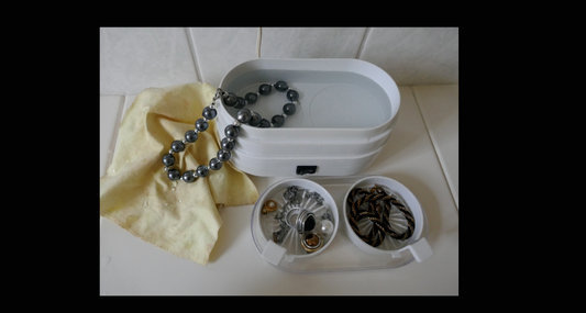 Crystal Clear Brilliance: A Comprehensive Guide to Ultrasonic Jewelry Cleaners